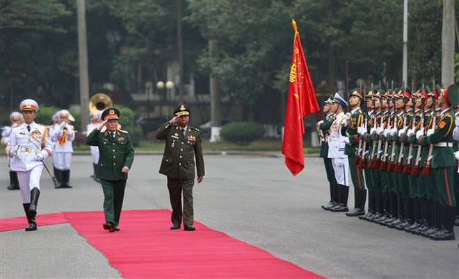 国防部部长吴春历与柬埔寨国防部部长迪班举行会谈 ảnh 2 国防部部长吴春历与柬埔寨国防部部长迪班举行会谈 ảnh 2