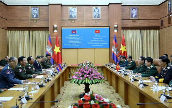 国防部部长吴春历与柬埔寨国防部部长迪班举行会谈 ảnh 1 国防部部长吴春历与柬埔寨国防部部长迪班举行会谈 ảnh 1