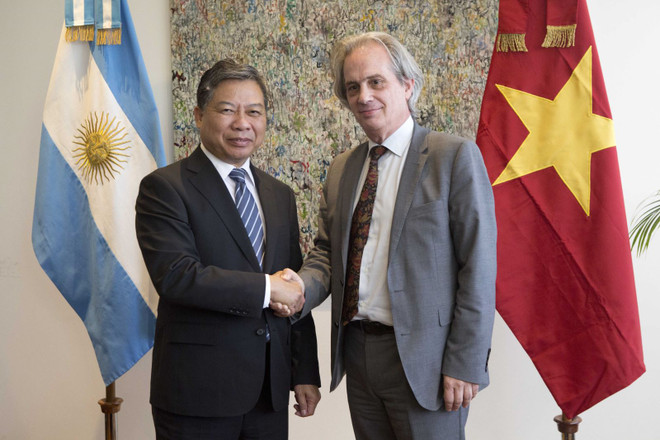 越南共产党代表团对乌拉圭和阿根廷进行工作访问 ảnh 1 越南共产党代表团对乌拉圭和阿根廷进行工作访问 ảnh 1