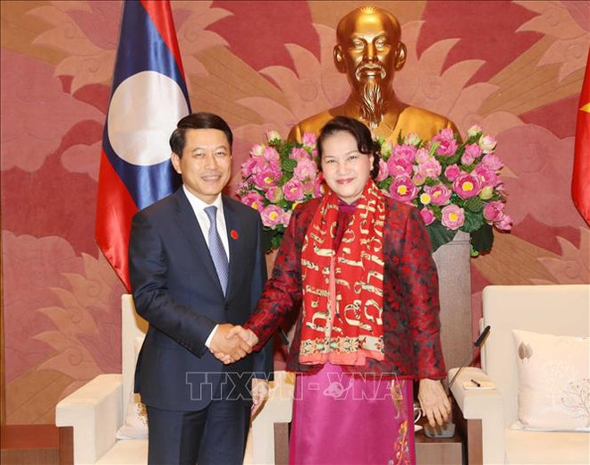 越南国会主席阮氏金银会见老挝外交部长沙伦赛·贡玛西 ảnh 1 越南国会主席阮氏金银会见老挝外交部长沙伦赛·贡玛西 ảnh 1