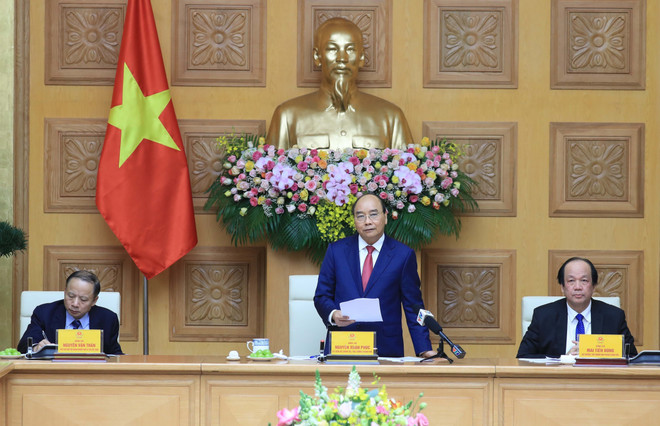 政府总理阮春福会见越南中小型企业代表团 ảnh 1