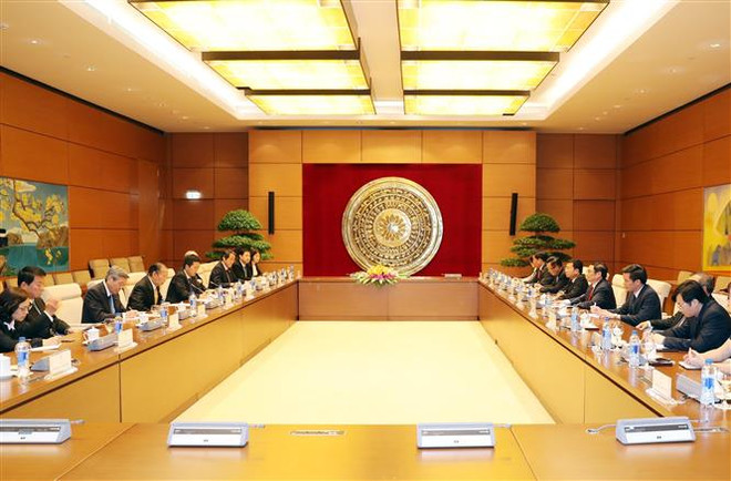越共中央组织部部长范明正会见日本首相特使 ảnh 1 越共中央组织部部长范明正会见日本首相特使 ảnh 1