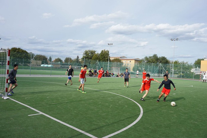 第一届捷克越南留学生运动会热闹举行 ảnh 1 第一届捷克越南留学生运动会热闹举行 ảnh 1