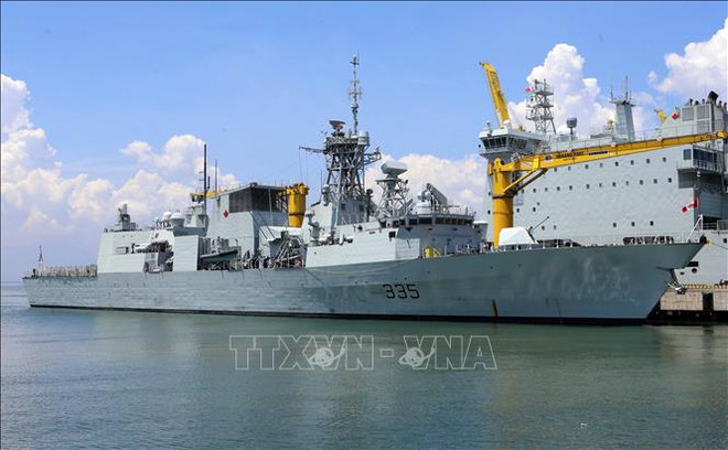 加拿大皇家海军编队访问岘港 ảnh 1