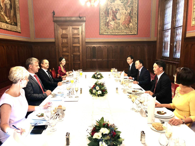 匈牙利高度评价旅匈越南人的团结精神和遵纪守法意识 ảnh 1 匈牙利高度评价旅匈越南人的团结精神和遵纪守法意识 ảnh 1