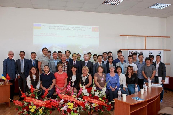 乌越科研和教育合作中心正式成立 ảnh 1