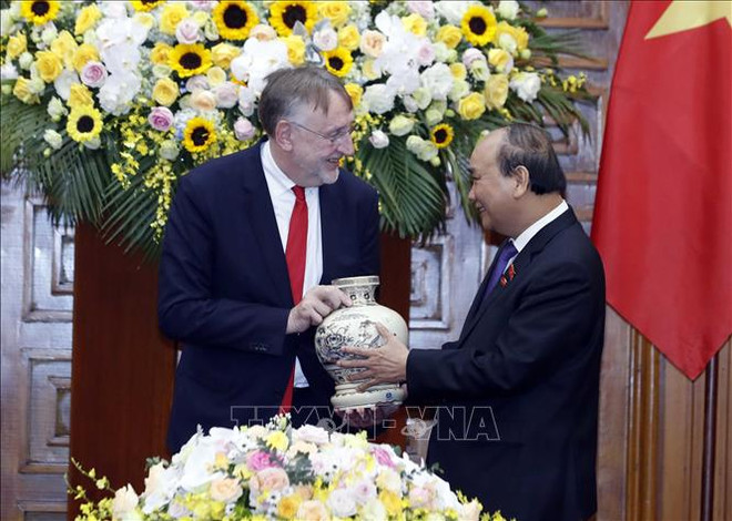 阮春福总理会见欧洲议会国际贸易委员会代表团 ảnh 1 阮春福总理会见欧洲议会国际贸易委员会代表团 ảnh 1