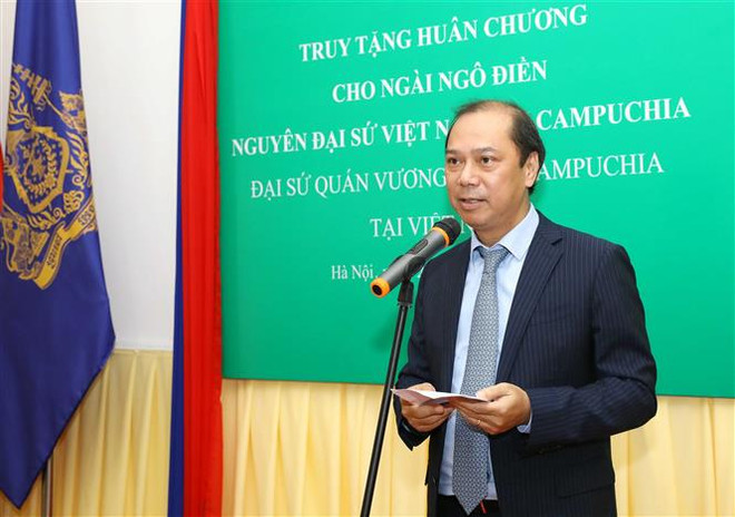 追授越南驻柬埔寨原大使吴田追授柬埔寨政府友谊勋章 ảnh 2