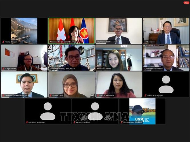 越南驻瑞士大使馆主持伯尔尼东盟委员会主席职务视频交接仪式 ảnh 1 越南驻瑞士大使馆主持伯尔尼东盟委员会主席职务视频交接仪式 ảnh 1