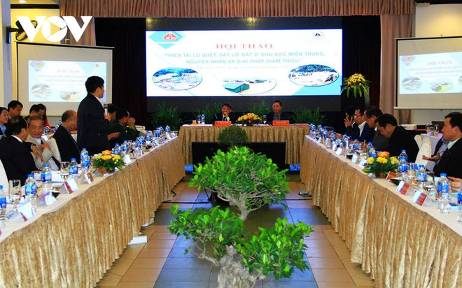 预警是预防山洪爆发和山体滑坡的最重要非结构性解决方案 ảnh 1