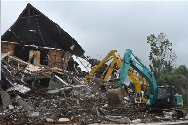 印尼苏拉威西岛6.2级地震:大雨阻碍搜救工作 ảnh 2 印尼苏拉威西岛6.2级地震:大雨阻碍搜救工作 ảnh 2
