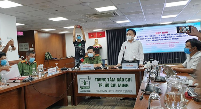 新冠肺炎疫情:一名空中乘务员违反传染病防治规定遭起诉 ảnh 1 新冠肺炎疫情:一名空中乘务员违反传染病防治规定遭起诉 ảnh 1