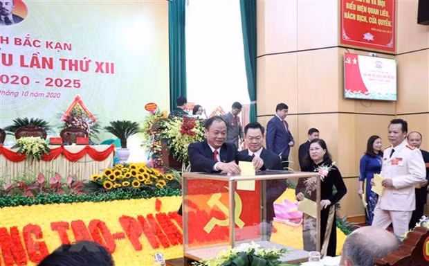 越南干部选拔任用工作一向得到党的高度重视并实现新作为 ảnh 2