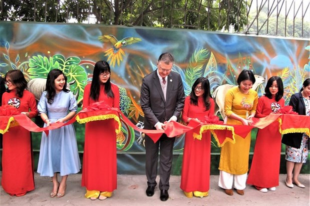 河内市“清洁环境——绿色星球”壁画项目竣工验收 ảnh 1