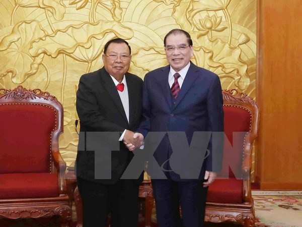 老挝领导拜访原越共中央总书记黎可漂和农德孟 ảnh 2 老挝领导拜访原越共中央总书记黎可漂和农德孟 ảnh 2