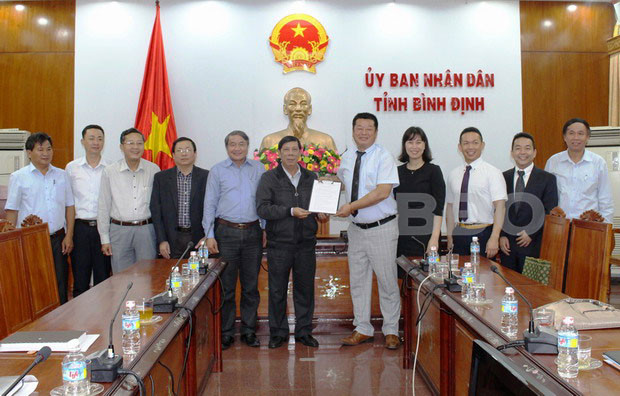 日本藤原集团在平定省仁会经济区开展太阳能和风能发电厂项目 ảnh 1