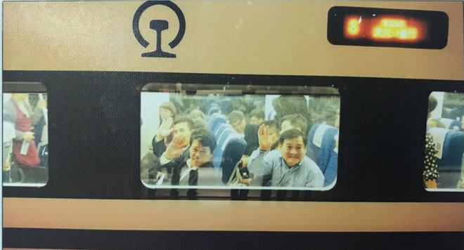 越中两党党政干部培训合作进一步深化两党友谊 ảnh 4 越中两党党政干部培训合作进一步深化两党友谊 ảnh 4