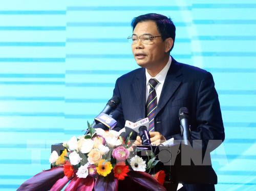 越南农业与农村发展部部长阮春强:主动、及时、有效开展台风天秤应急防抗工作 ảnh 1 越南农业与农村发展部部长阮春强:主动、及时、有效开展台风天秤应急防抗工作 ảnh 1