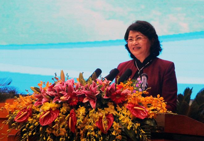 越南国家副主席邓氏玉盛:将竞赛奖励工作与中央各项决议和指示相结合 ảnh 1 越南国家副主席邓氏玉盛:将竞赛奖励工作与中央各项决议和指示相结合 ảnh 1