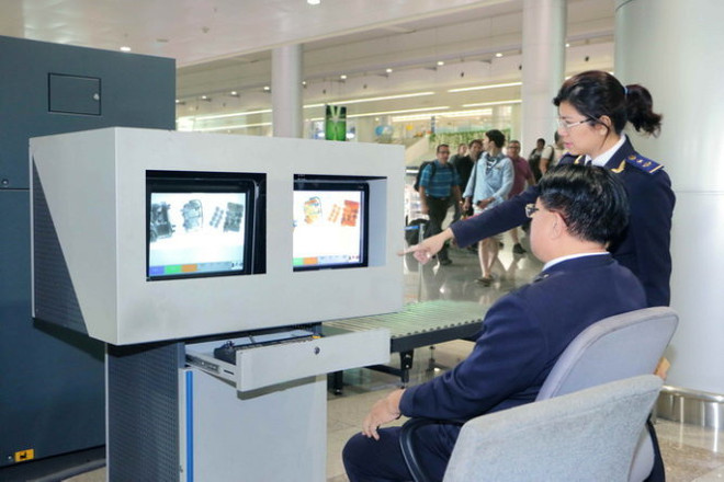 河内市加强打击航空渠道走私贩卖毒品工作 ảnh 1 河内市加强打击航空渠道走私贩卖毒品工作 ảnh 1