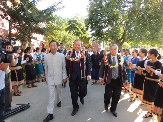 越南领导圣诞节前慰问各地教职人员和信教群众 ảnh 1 越南领导圣诞节前慰问各地教职人员和信教群众 ảnh 1