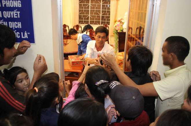 密切跟踪第十六号台风动态 最大限度减少台风造成的损失 ảnh 2