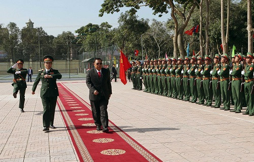 本扬•沃拉吉同志造访越南人民军队第四军区 ảnh 1 本扬•沃拉吉同志造访越南人民军队第四军区 ảnh 1