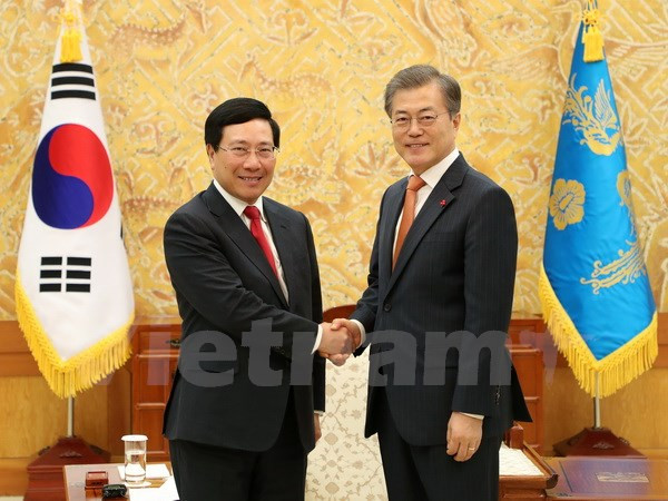 政府副总理兼外长范平明会见韩国总统和总理 同韩国外长举行会谈 ảnh 1 政府副总理兼外长范平明会见韩国总统和总理 同韩国外长举行会谈 ảnh 1