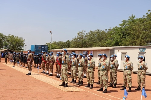 越南金星红旗在南苏丹共和国迎风飘扬 ảnh 2 越南金星红旗在南苏丹共和国迎风飘扬 ảnh 2