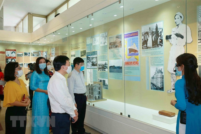 “越南民族解放者”专题展正式开幕 ảnh 1 “越南民族解放者”专题展正式开幕 ảnh 1