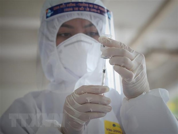 河内市委书记丁进勇:尽快地购买新冠疫苗 为河内居民免费接种 ảnh 1 河内市委书记丁进勇:尽快地购买新冠疫苗 为河内居民免费接种 ảnh 1