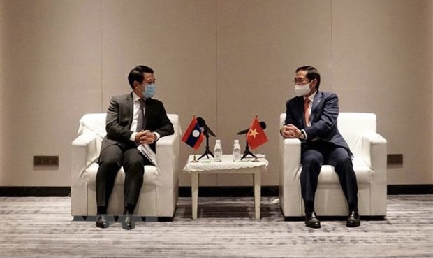 越南外交部长裴青山会见老挝外交部长沙伦赛•贡玛西 ảnh 1 越南外交部长裴青山会见老挝外交部长沙伦赛•贡玛西 ảnh 1