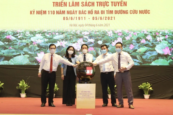 胡伯伯出国寻找救国之路110周年视频展览会和图书节开幕 ảnh 1