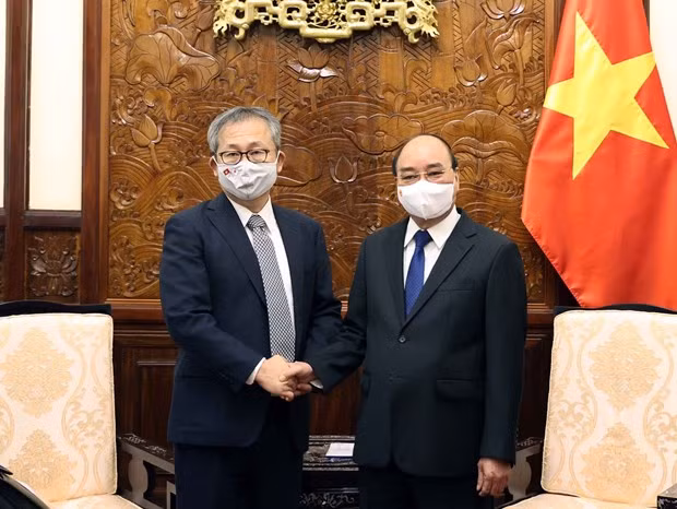 国家主席阮春福会见日本驻越大使山田贵雄 ảnh 1 国家主席阮春福会见日本驻越大使山田贵雄 ảnh 1