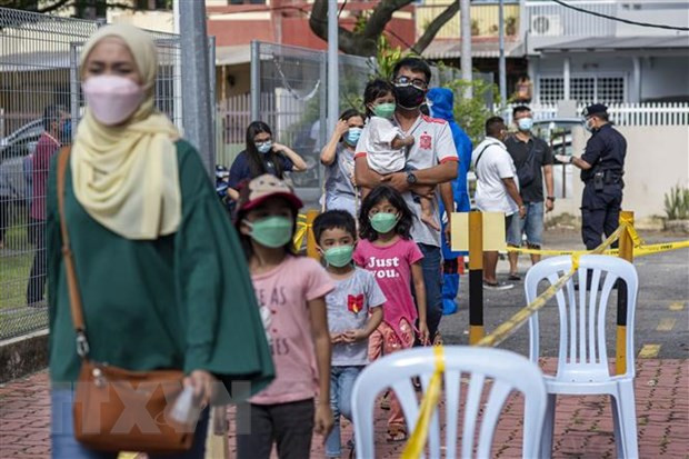 新冠肺炎疫情：马来西亚单日新增死亡病例首次破百 ảnh 1