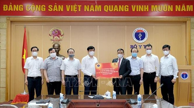 Vingroup捐赠总值达2000万美元的30台呼吸式新冠病毒检测仪 ảnh 1 Vingroup捐赠总值达2000万美元的30台呼吸式新冠病毒检测仪 ảnh 1