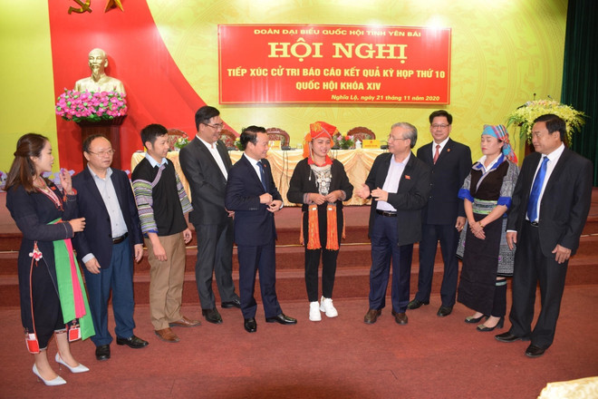 越共中央书记处常务书记陈国旺接触安沛省选民 ảnh 1