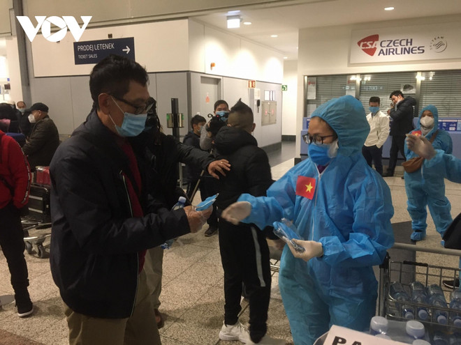 将在捷克的290名越南公民接回国 ảnh 1 将在捷克的290名越南公民接回国 ảnh 1