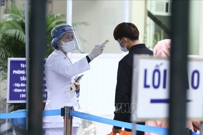 新冠肺炎疫情：河内市严查医院、隔离区疫情防控工作落实情况 ảnh 2
