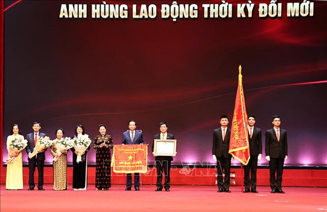 越南国会主席阮氏金银出席为社区默默奉献者表彰大会 ảnh 1 越南国会主席阮氏金银出席为社区默默奉献者表彰大会 ảnh 1