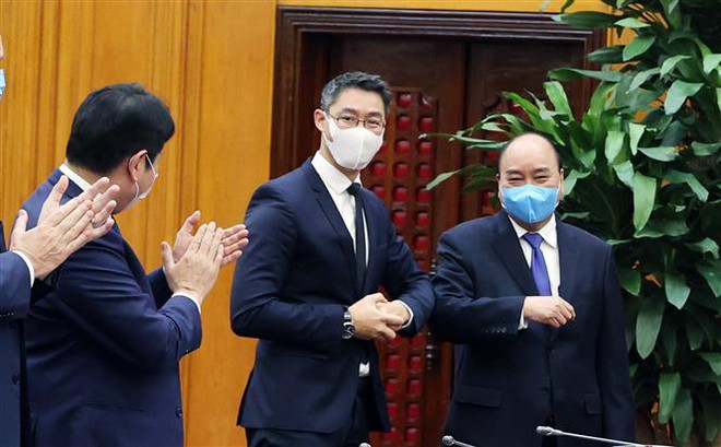 越南政府总理阮春福会见前德国副总理罗斯勒 ảnh 1