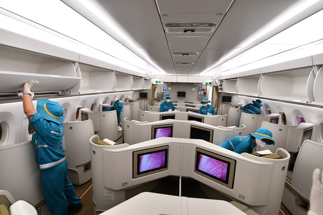 越航严格实行搭载国际旅客的消毒制度 ảnh 1 越航严格实行搭载国际旅客的消毒制度 ảnh 1