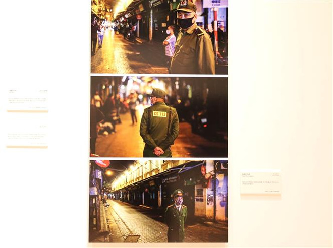 越通社参加有关新冠肺炎疫情的国际新闻图片展 ảnh 2