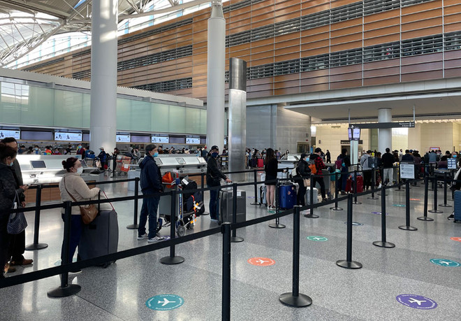 新冠肺炎疫情：将在美国的近360名越南公民接回国 ảnh 1