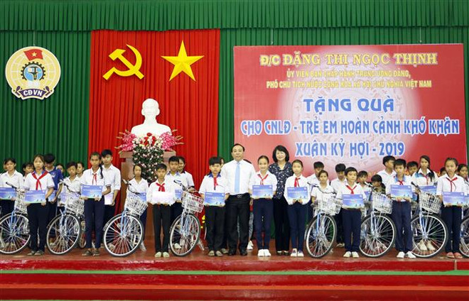 国家副主席邓氏玉盛出席越南共产党建党89周年庆祝活动 ảnh 2