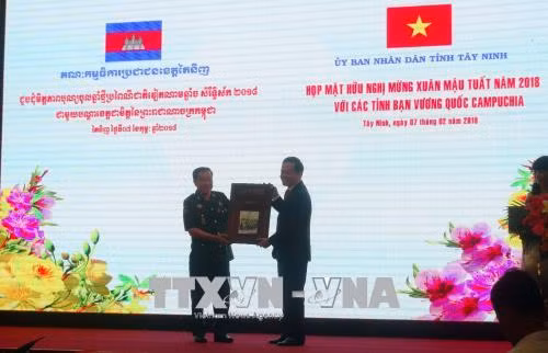 进一步增进越南与柬埔寨各地方之间的友好情谊 ảnh 1