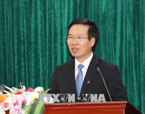 中央宣教部部长武文赏春前走访慰问干部战士和知识分子 ảnh 2  中央宣教部部长武文赏春前走访慰问干部战士和知识分子 ảnh 2