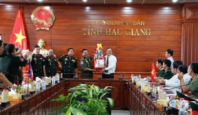 越柬深化各地方团结友谊 ảnh 1 越柬深化各地方团结友谊 ảnh 1