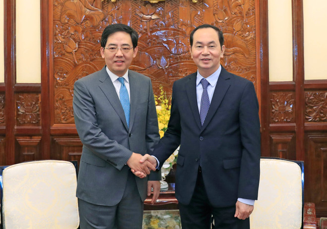 陈大光主席会见前来辞行拜会的中国驻越大使洪小勇 ảnh 1 陈大光主席会见前来辞行拜会的中国驻越大使洪小勇 ảnh 1