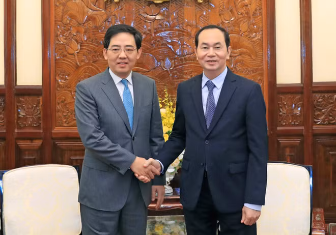 陈大光主席会见前来辞行拜会的中国驻越大使洪小勇 ảnh 1